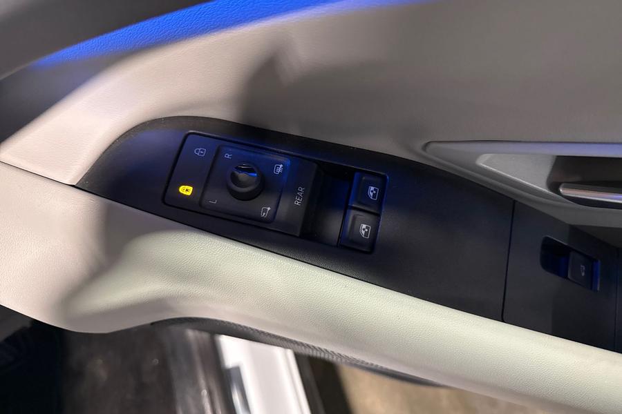 Ford Explorer Photo autoimg-e9197c39e47f2215f422dba325257f2ada208c15.jpg