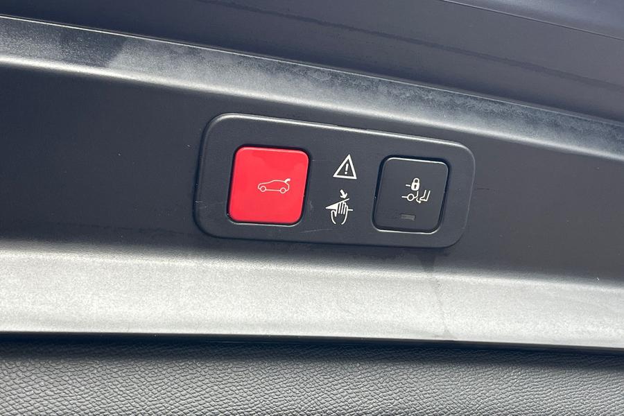 Peugeot 5008 Photo autoimg-e91dda91d52075af952bfb1e522c98d1e8a891e7.jpg