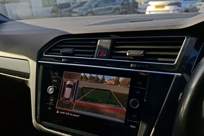 VOLKSWAGEN Tiguan Photo 29