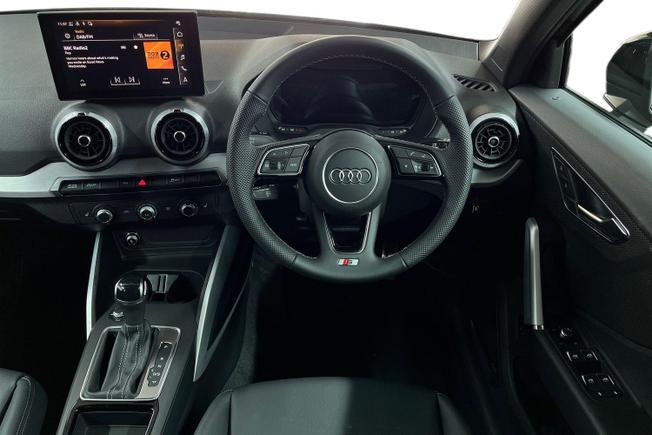AUDI Q2 Photo 11