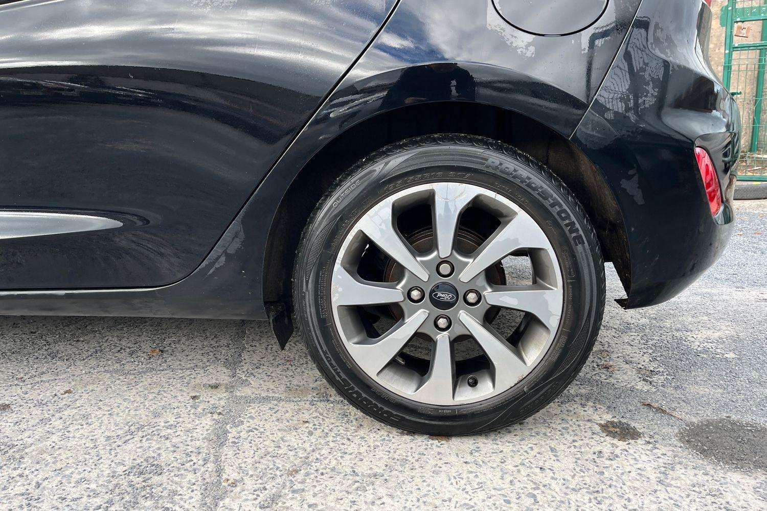 Ford FIESTA Photo 7