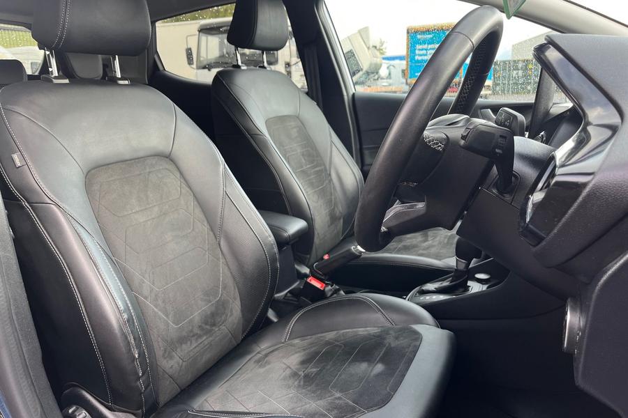 Ford FIESTA Photo autoimg-e92b3eba469f0052e89992ed3b3d18fa488ffbf4.jpg