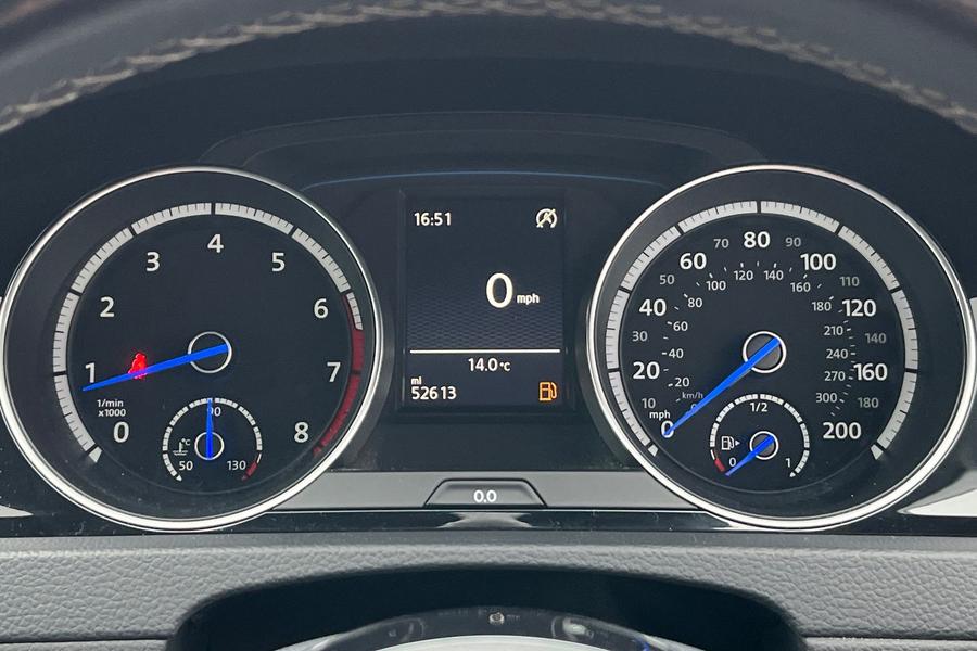 Volkswagen GOLF Photo autoimg-e92bfc2ac22c4ea8753828b738f8f9124e8e0fad.jpg