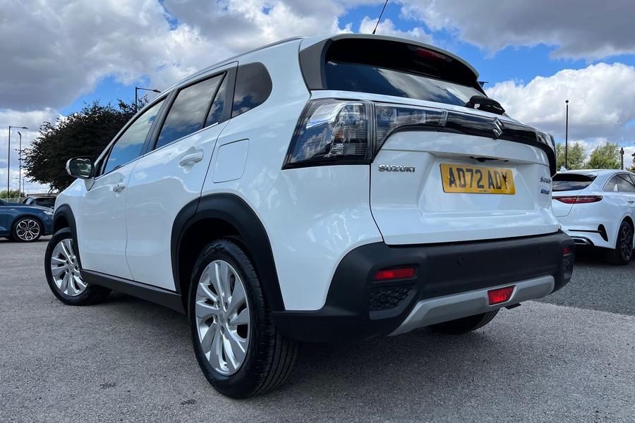 Suzuki S-CROSS Photo autoimg-e92dd48460469ff0b8ce0c1601392612fa6af567.jpg