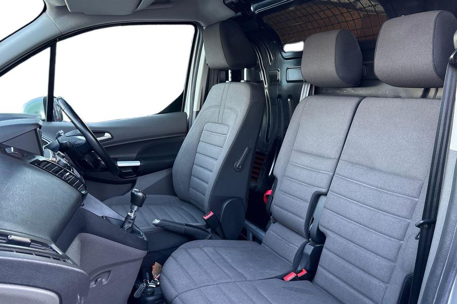 Ford TRANSIT CONNECT Photo autoimg-e92ec457d2bb8995a29abd2c78497f168ba6ee5f.jpg
