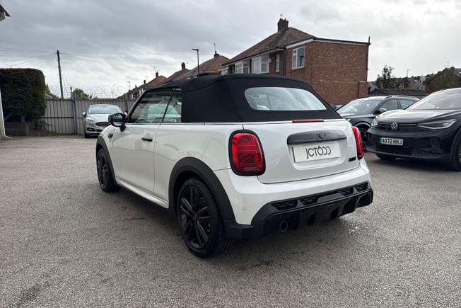 MINI Convertible Photo 23