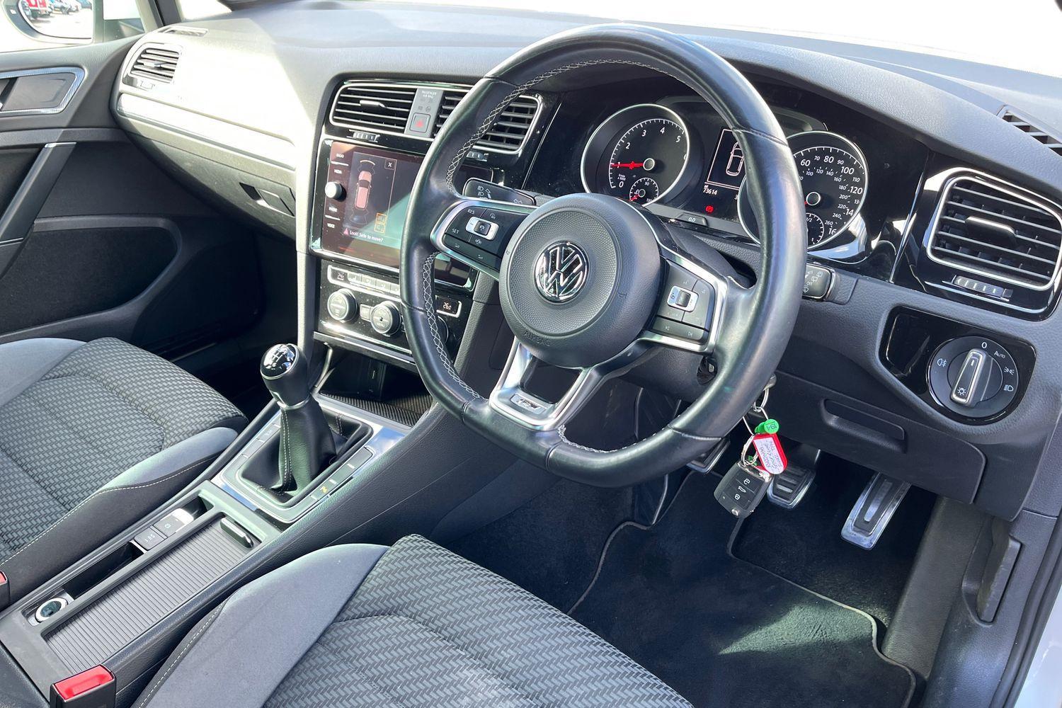 Volkswagen GOLF Photo 8