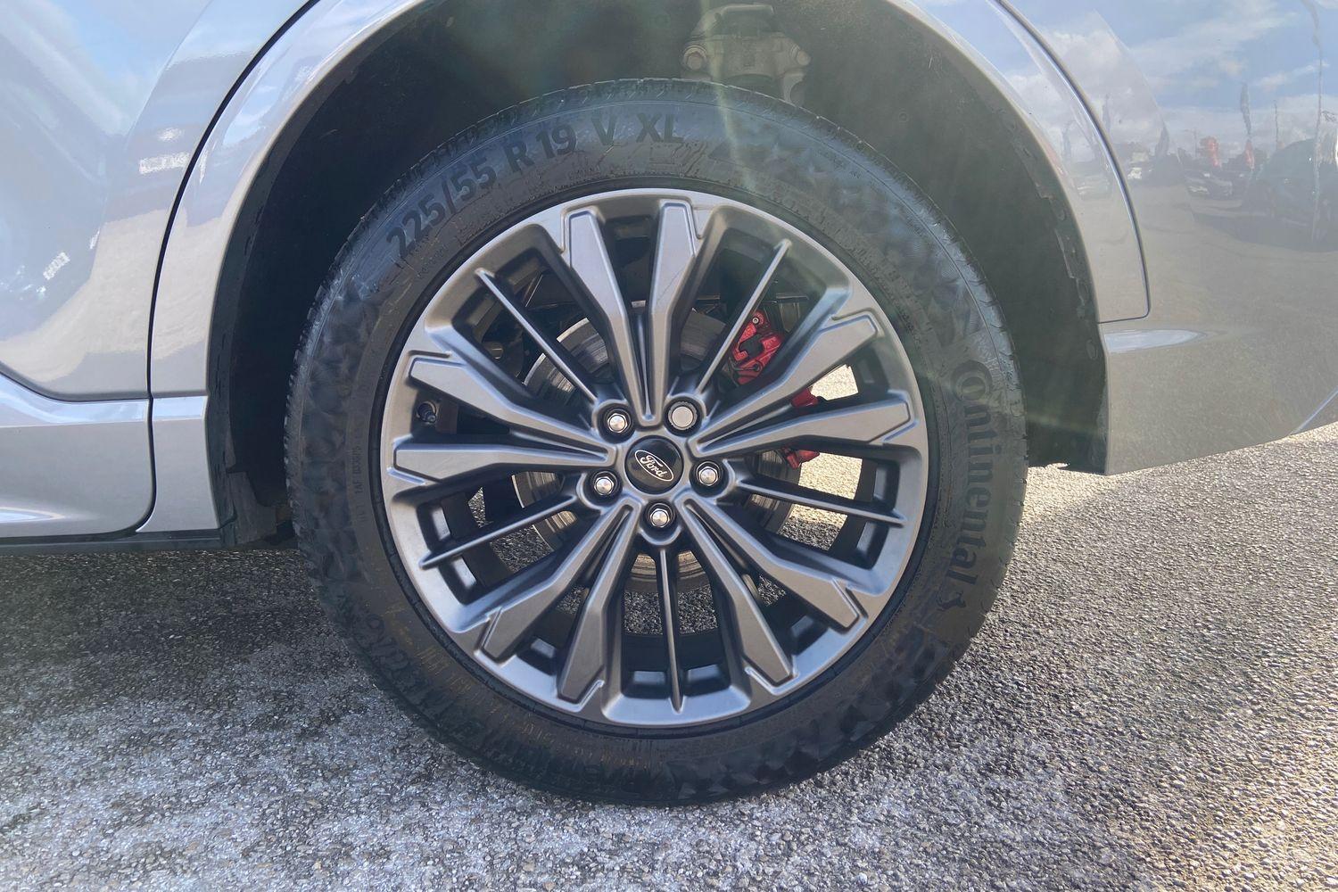 Ford KUGA Photo 24