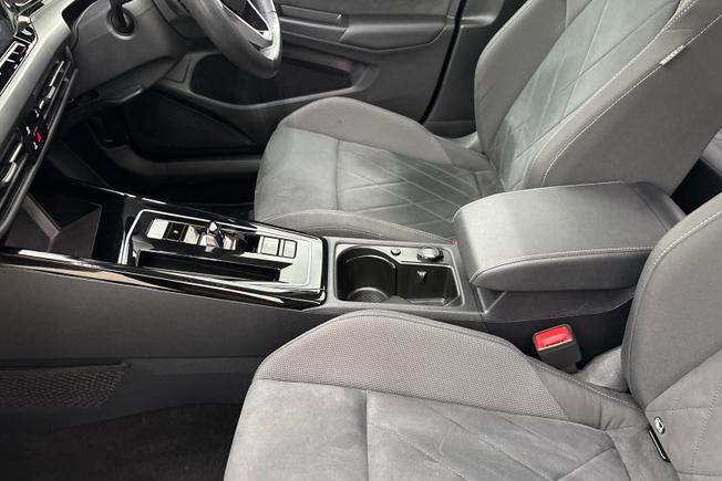 VOLKSWAGEN Golf Photo 30