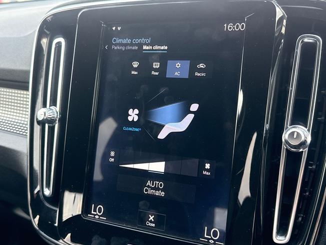 VOLVO Xc40 Photo 25