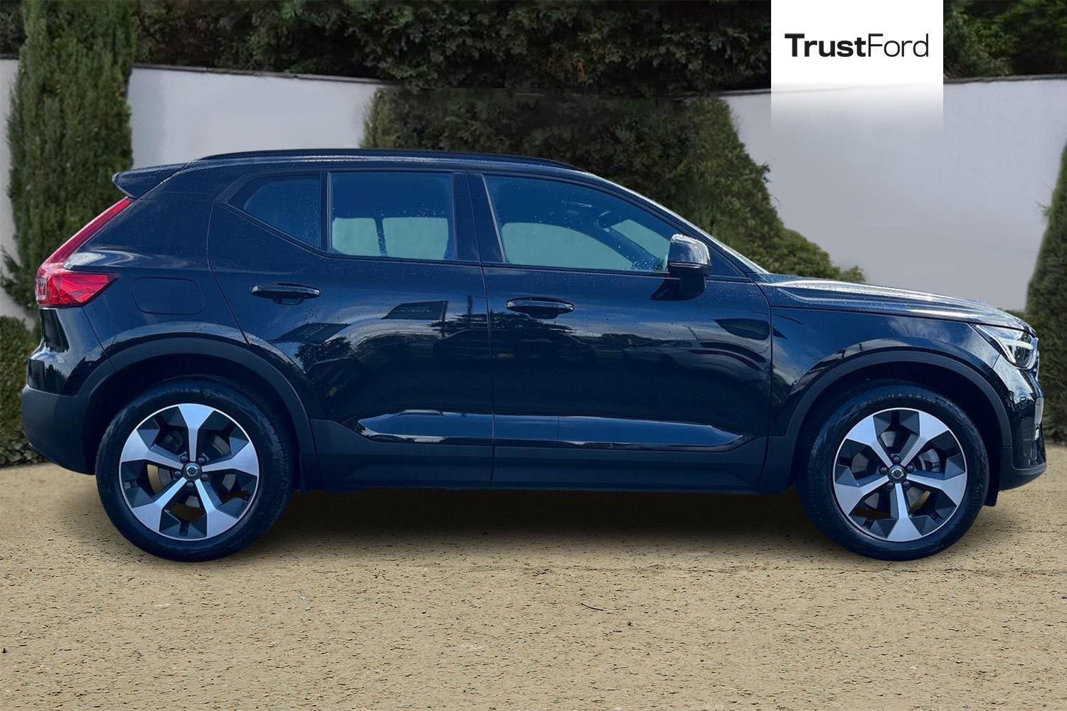 Volvo XC40 Photo 2