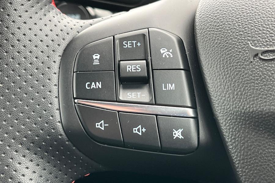 Ford FIESTA Photo autoimg-e94471fecb40a390d2de6216e7b05dfcd37d5453.jpg