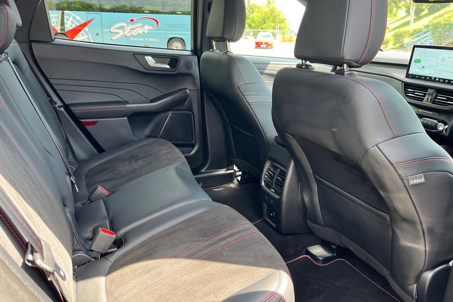 Ford Kuga Photo autoimg-e946de22fb9b14c73c950213e00071143acf3524.jpg