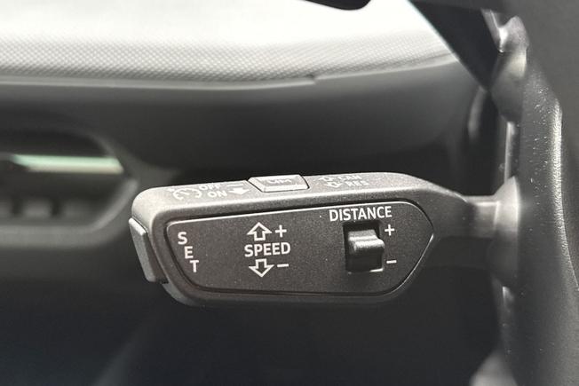 AUDI Q4 e-tron Photo 38