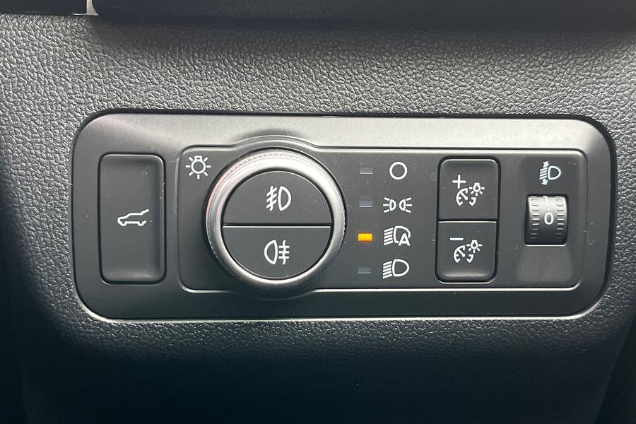 Ford KUGA Photo autoimg-e9477706576dfb4a35fde785f21f5b0a52c8c5ab.jpg