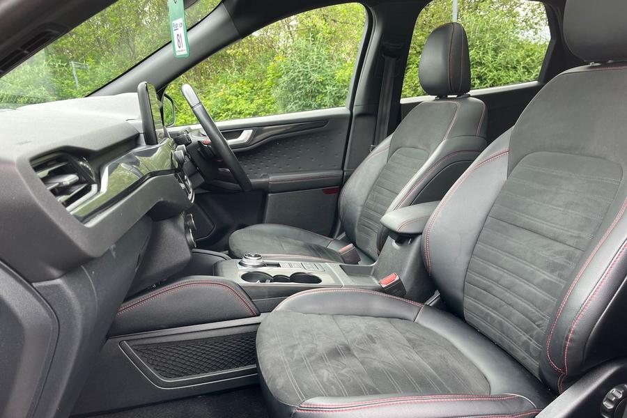 Ford KUGA Photo autoimg-e949016072f9b29710b138c56faba932d5e2fe2b.jpg