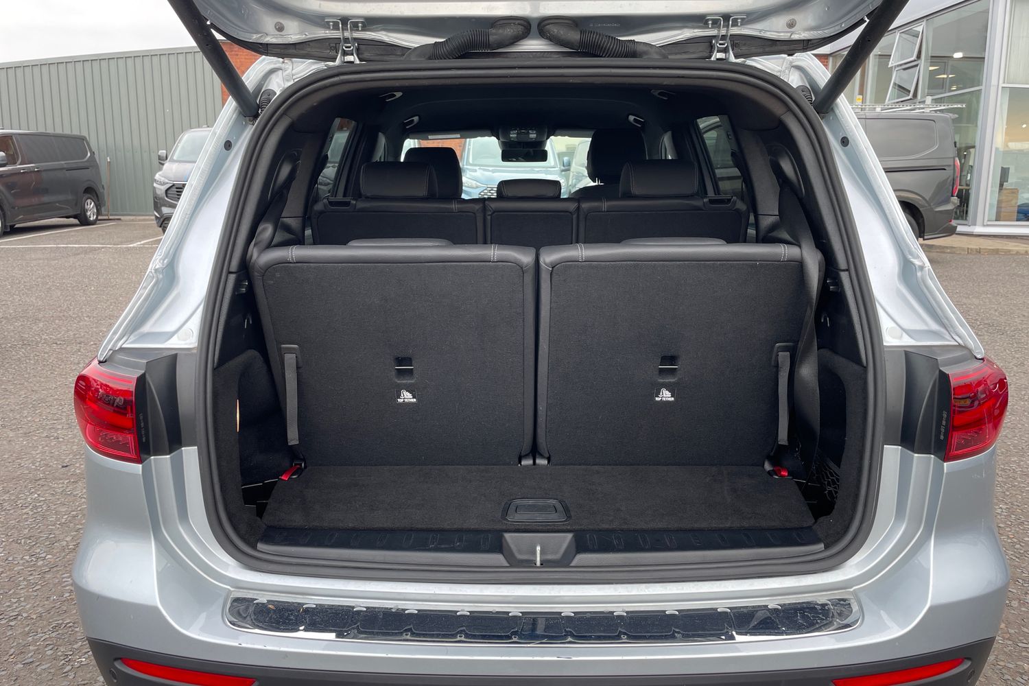 Mercedes-Benz GLB Photo 20