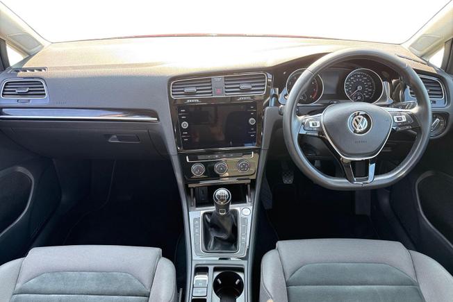 VOLKSWAGEN Golf Photo 10