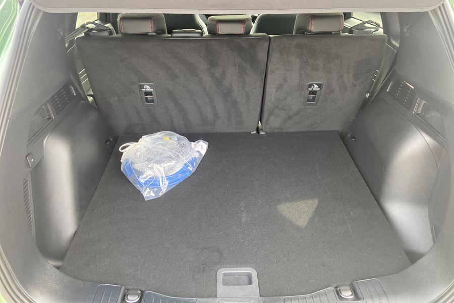 Ford KUGA Photo autoimg-e94fc4c592e0dc09e26c185d07ee4b0f348c607f.jpg