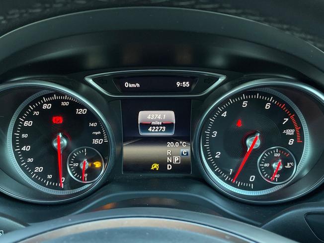 MERCEDES-BENZ GLA Photo 15
