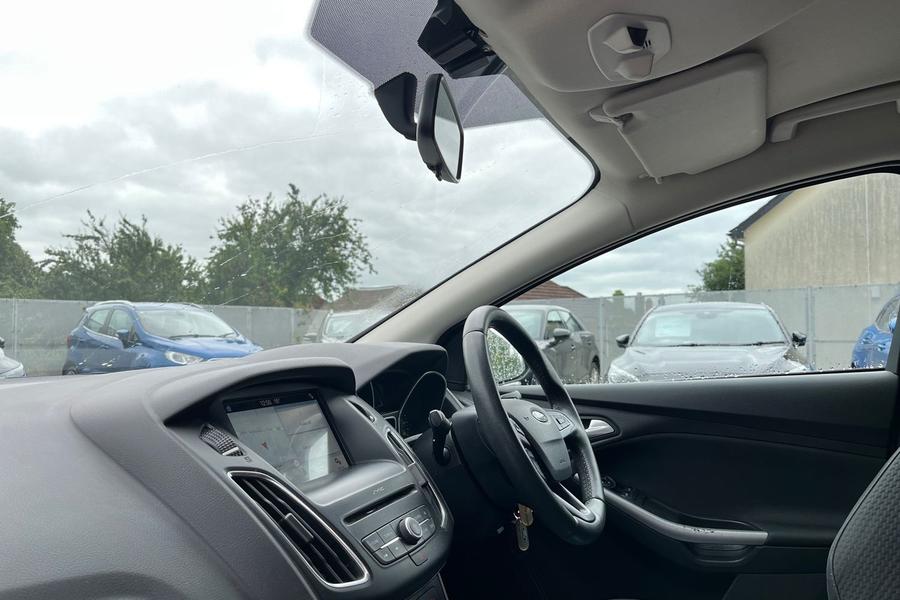 Ford FOCUS Photo autoimg-e9524a6363c4cc5e864f92bc0e3810b5afa6b047.jpg