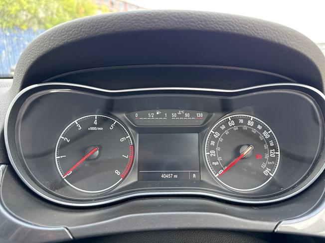VAUXHALL Corsa Photo 15