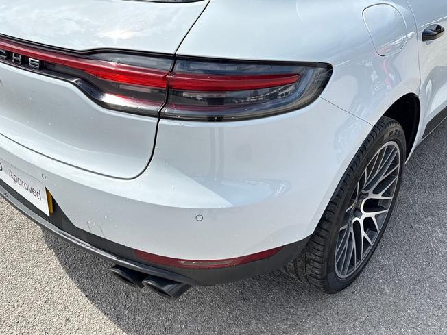 PORSCHE Macan Photo 18