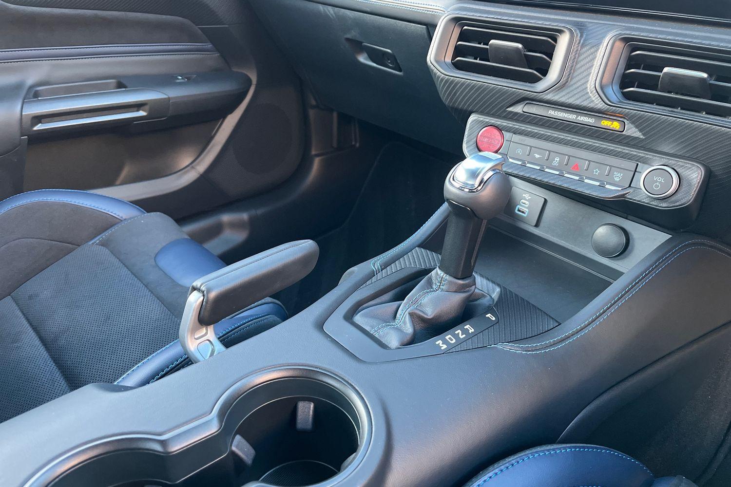 Ford MUSTANG Photo 38