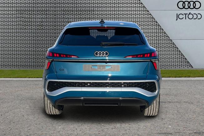 Audi  Q3 Sportback Photo 7