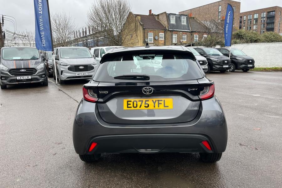 Toyota YARIS Photo autoimg-e9676b37d32be8b484665908fc06daa80cb8ca17.jpg