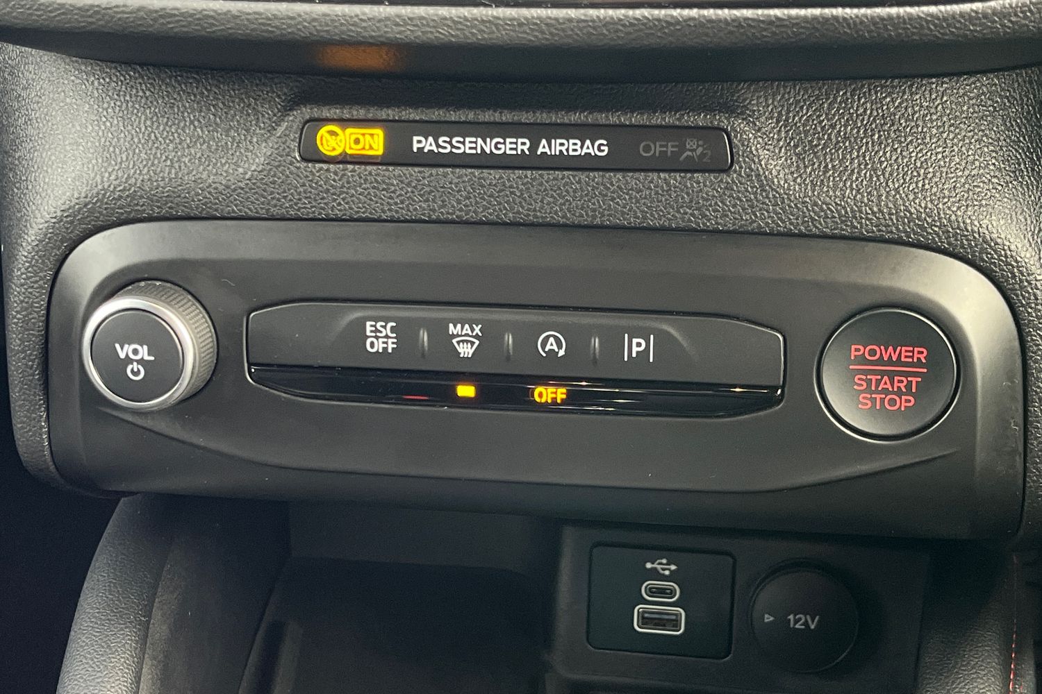 Ford FOCUS Photo 32