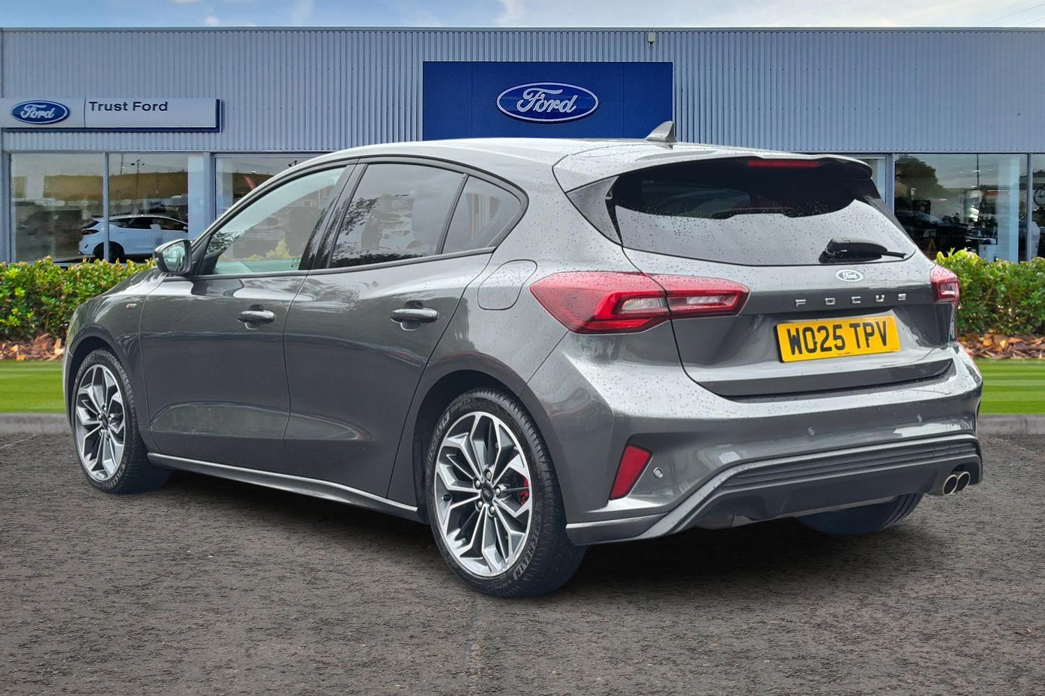 Ford Focus Photo 1
