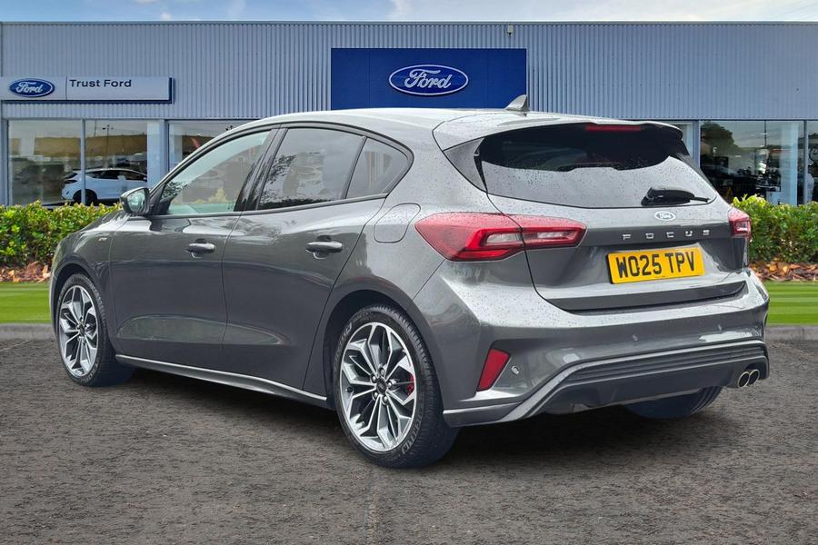 Ford Focus Photo autoimg-e96cc72ffbe76f7c7faab5967fb7c1826ac15a59.jpg