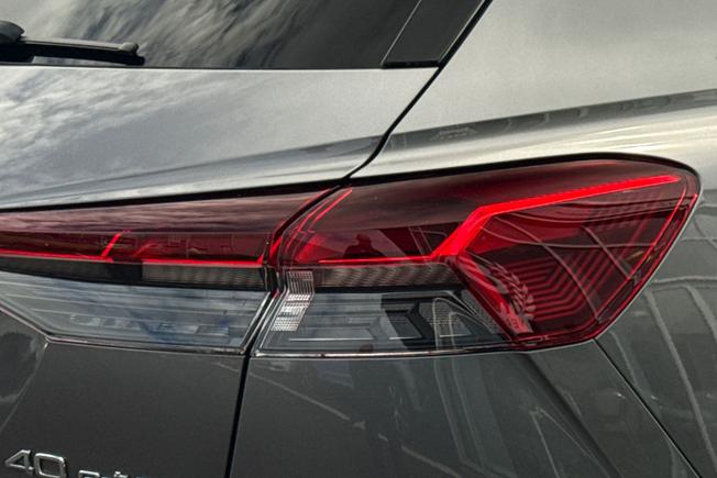 AUDI Q4 E-Tron Photo 18