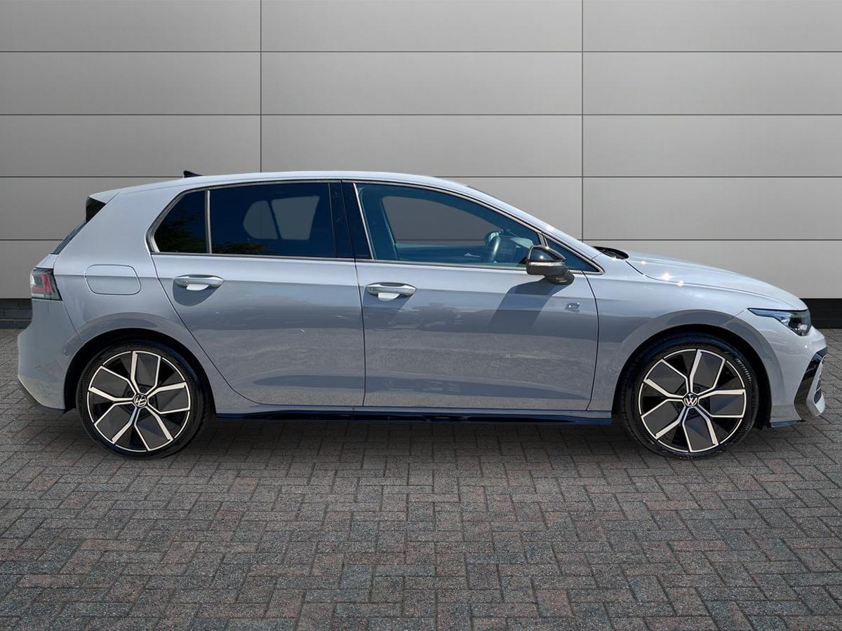 Volkswagen Golf Photo autoimg-e97840aef352d674036745028dd055ebf7f90a6b.jpg