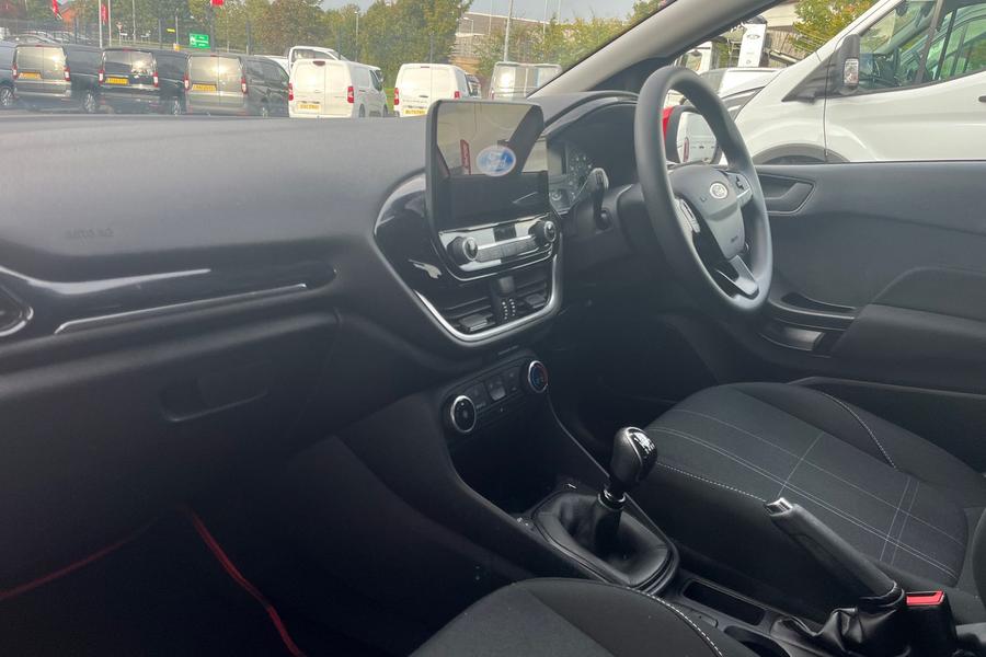 Ford FIESTA Photo autoimg-e978694315223496de4711cbcbe6ae4ab041809e.jpg