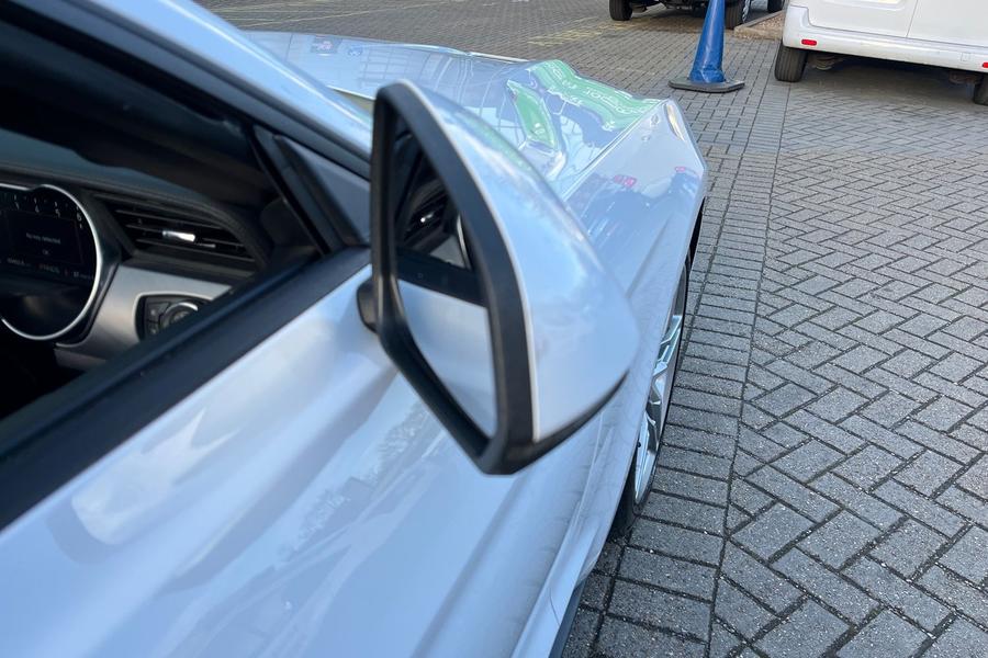 Ford Mustang Photo autoimg-e97b01b3aff618b5255c8378800e116a254b9416.jpg