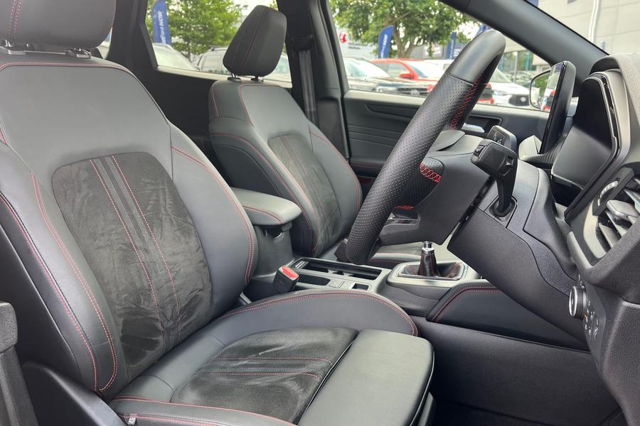 Ford KUGA Photo autoimg-e97b138e0553093193ce6a10e9a55241ffeba63a.jpg