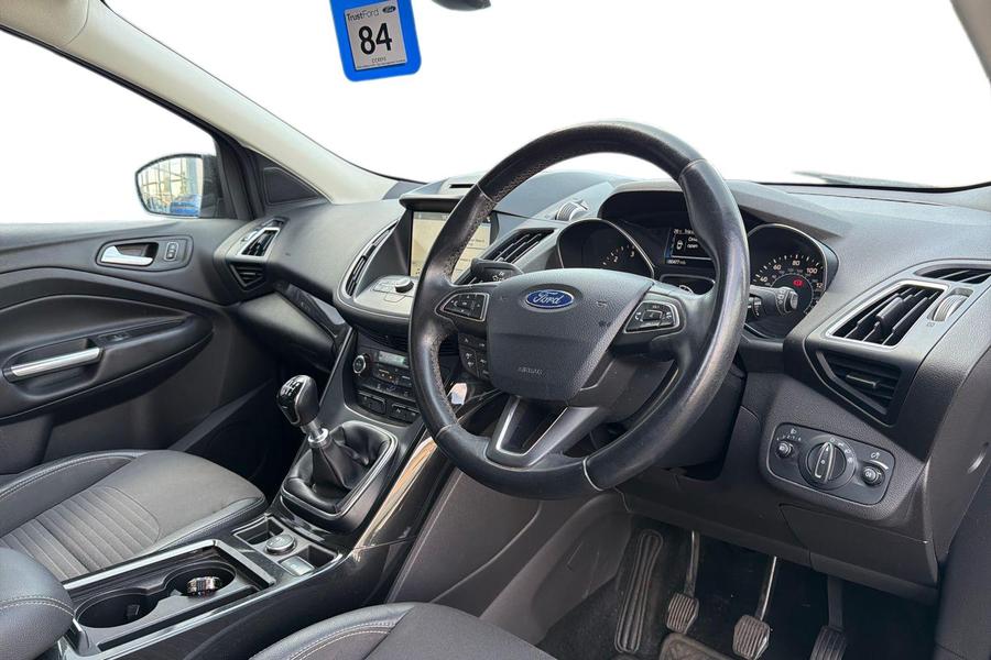 Ford KUGA Photo autoimg-e980ca034470fe1f057ad44fe38038cde84fcee1.jpg