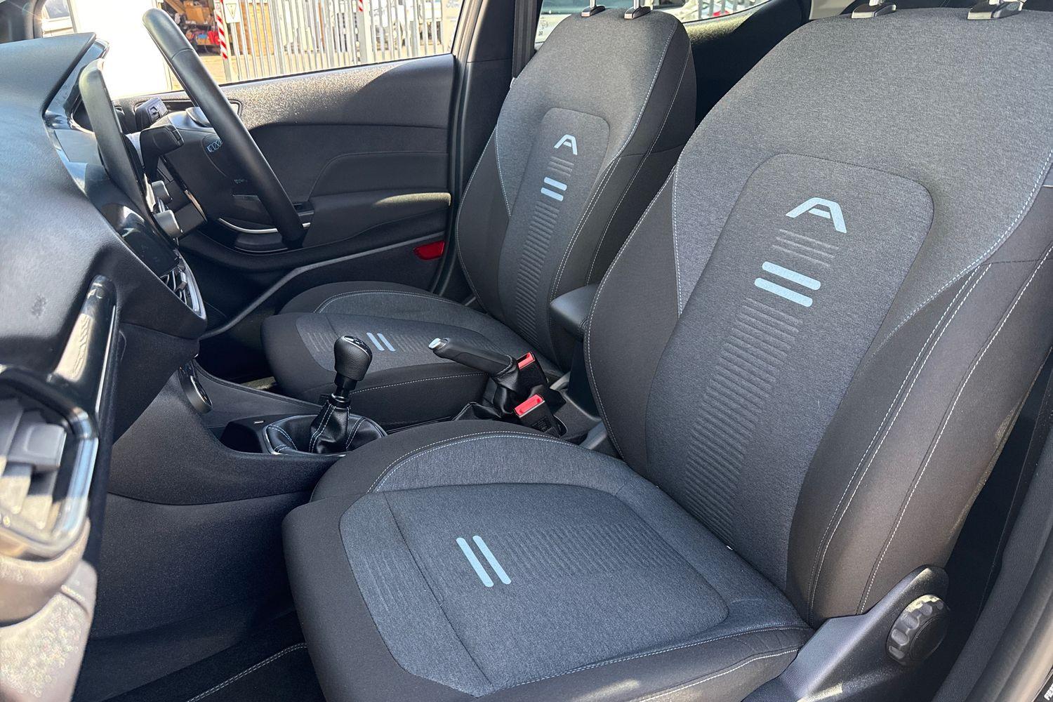 Ford Fiesta Photo 18