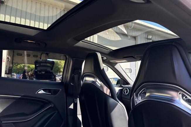 MERCEDES-BENZ Gla Photo 21