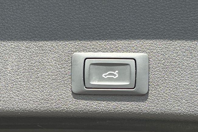 AUDI e-tron Photo 38