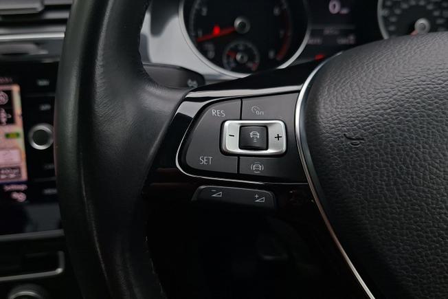 VOLKSWAGEN Golf Photo 16