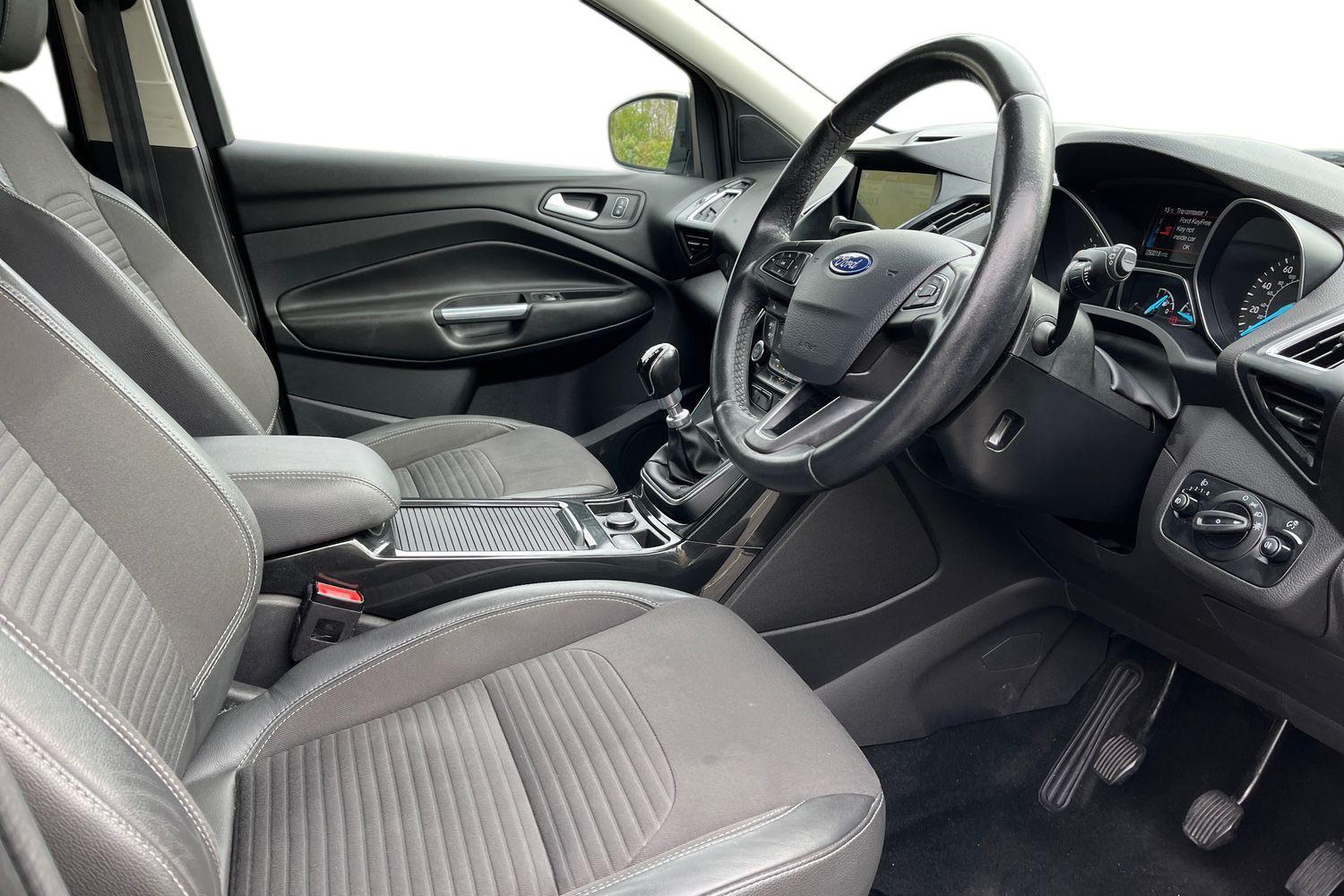 Ford KUGA Photo 8