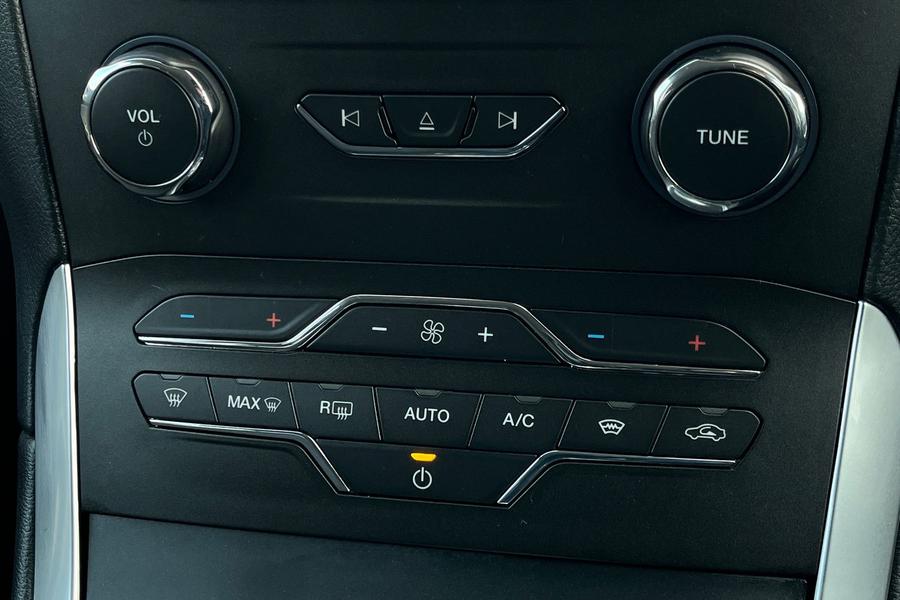 Ford GALAXY Photo autoimg-e9945fdc4e04be86155832019d5a089931ed3a9d.jpg