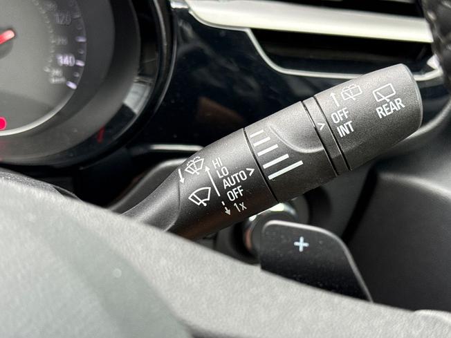 VAUXHALL Corsa Photo 42