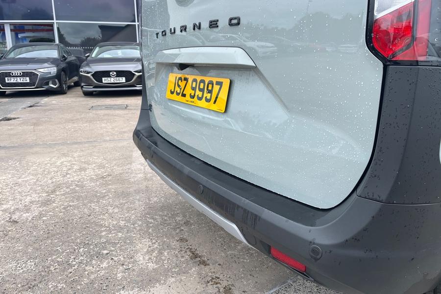 Ford E-Tourneo Courier Photo autoimg-e99c6add7f6894a57126f82b815195cb9cb601a3.jpg