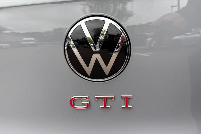 Volkswagen Golf Photo 25