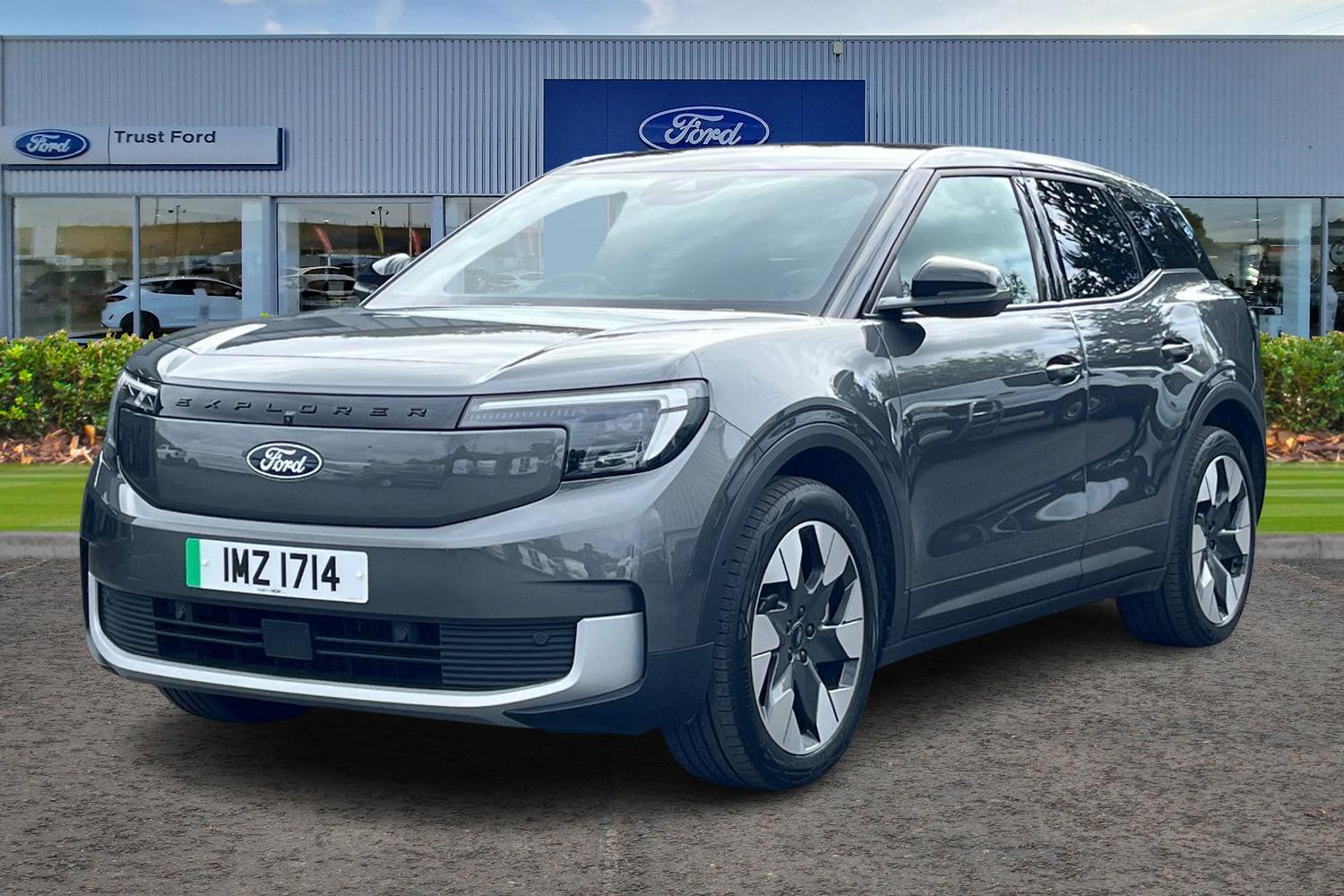 Ford Explorer Photo 4