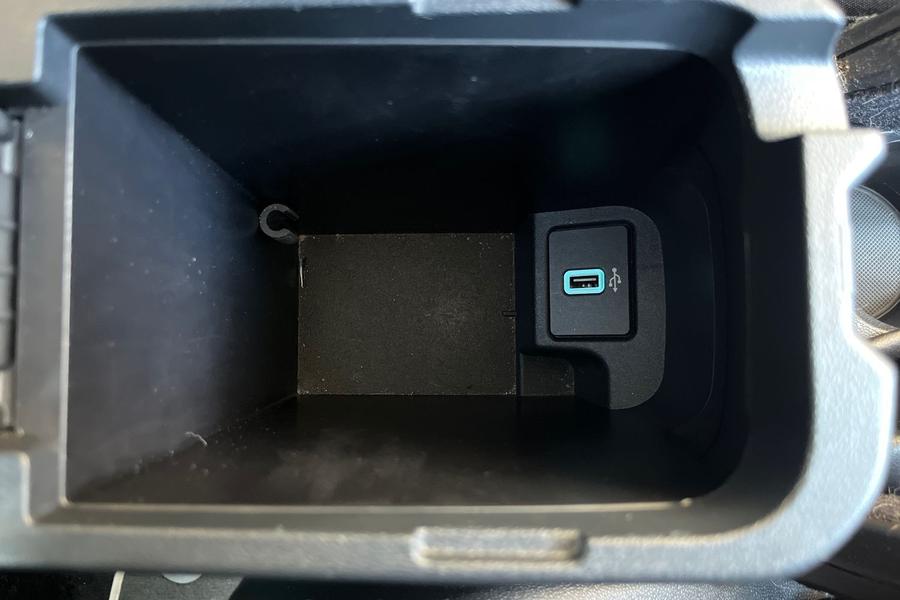 Ford FIESTA Photo autoimg-e9a32e2af983105a8d1b63ad22c85bd532044eb5.jpg